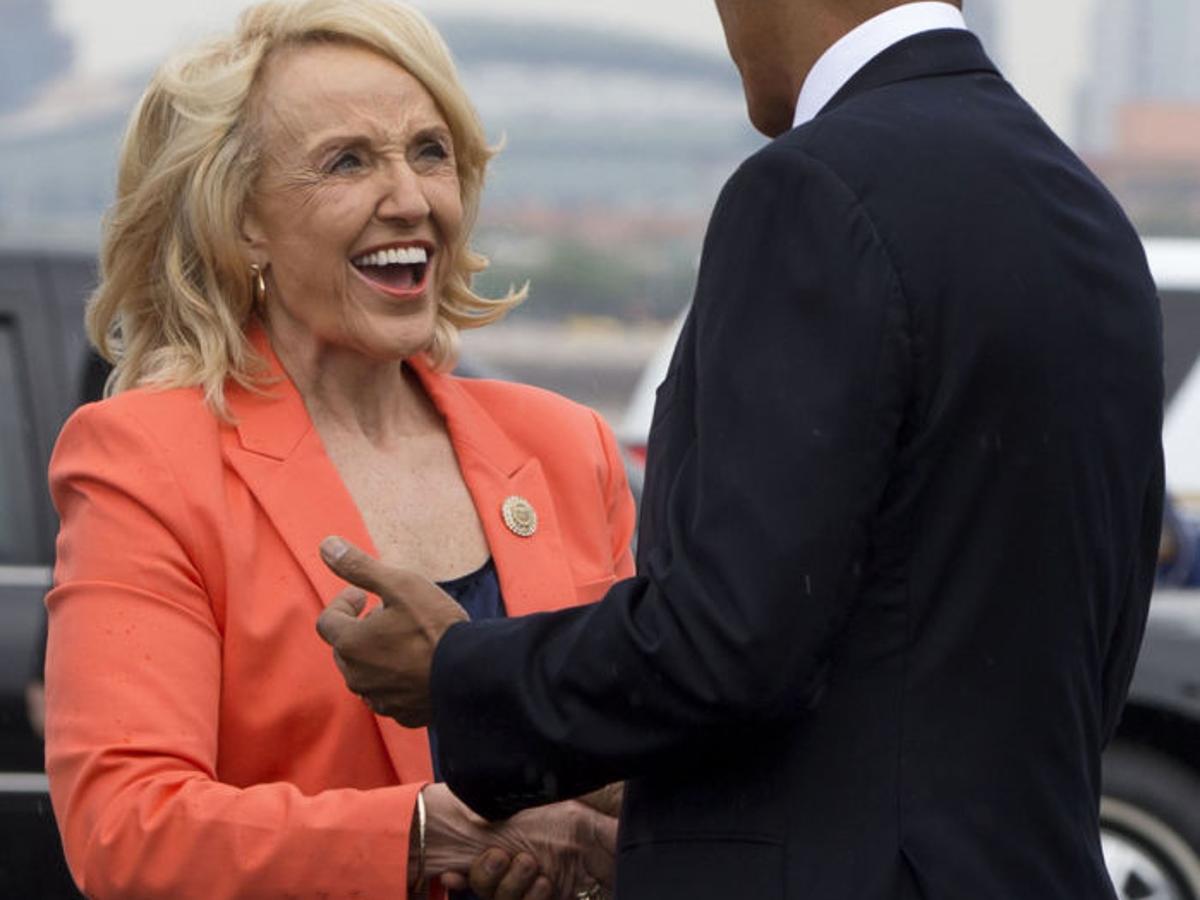 Brewer Meets Obama On Sky Harbor Airport Tarmac Again Local News Tucson Com