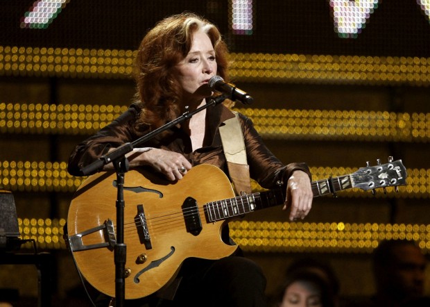 Folk rocker kicks things off