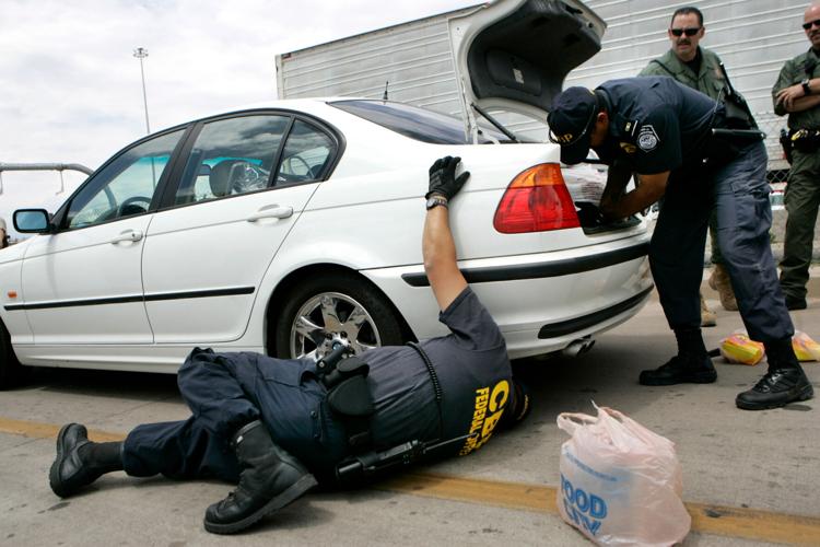 Southbound inspection, Nogales, 2009
