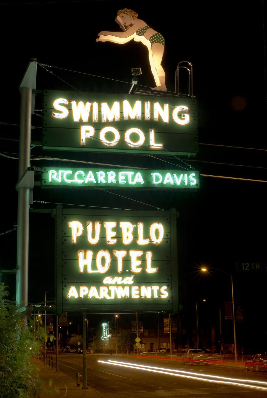 28 of Tucson's best neon signs