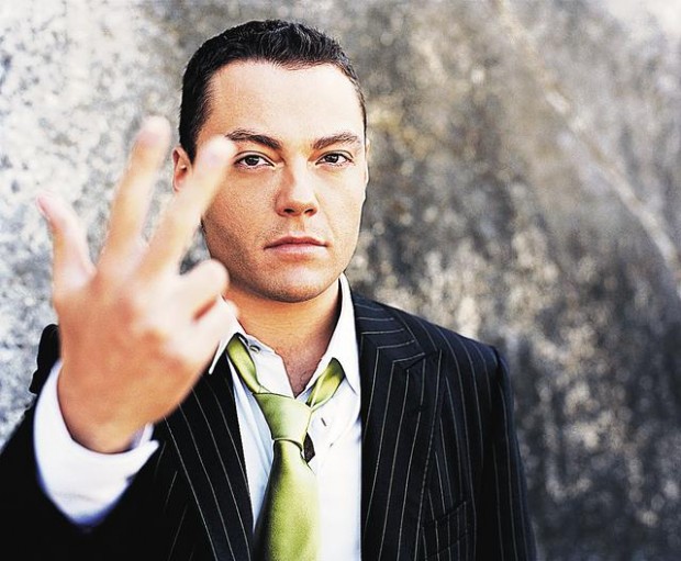 Retiran discos de Tiziano Ferro  