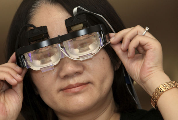 Virtual reality glasses
