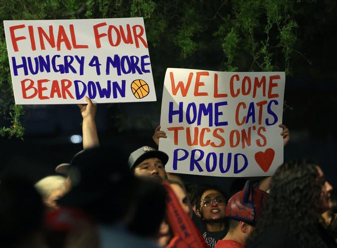 Fans celebrate the Arizona Wildcats