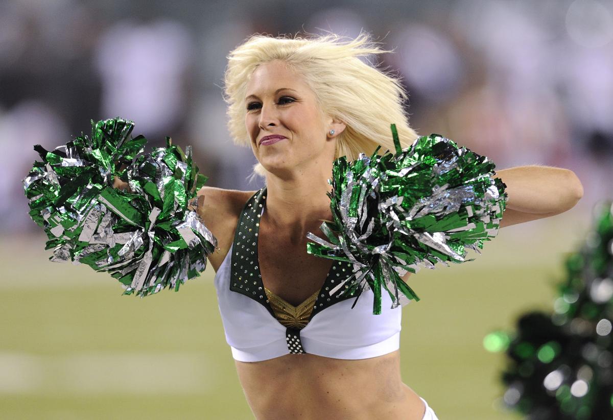 Pittsburgh Steelers Cheerleaders Lisa Toour Homes