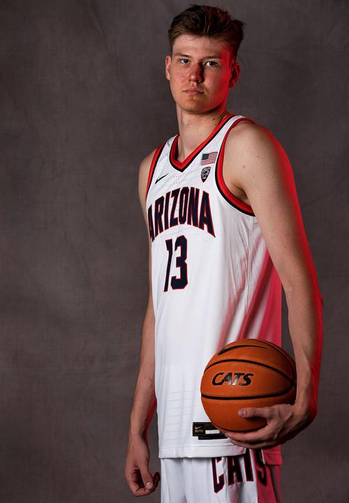 2022 UA men's basketball Henri Veesaar