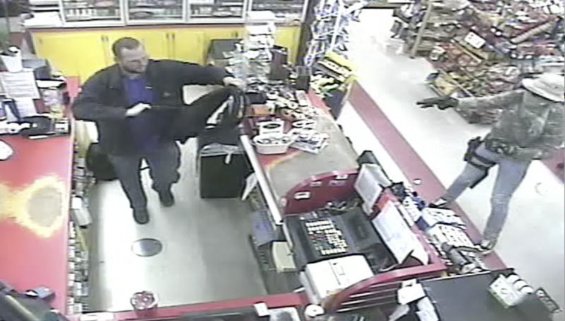 Deputies seek leads in Tucson store robbery