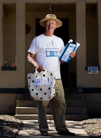 This Tucson man and his neighbors donate to the Pima Animal Care Center each week