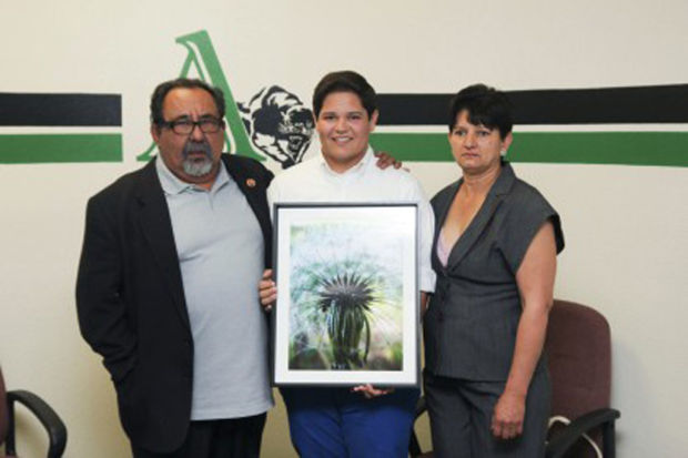 2 Amphi district students win art competition    
