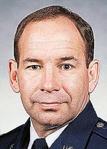 Two top D-M officials leaving  