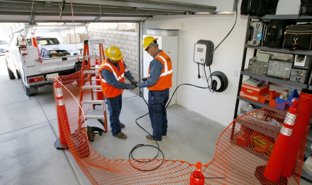 All-electric Leaf blows into Tucson   