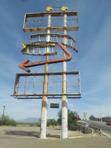 South Tucson sign is an eyesore, must come down