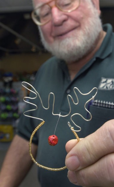Ill. zoo creates ornaments from reindeer droppings  