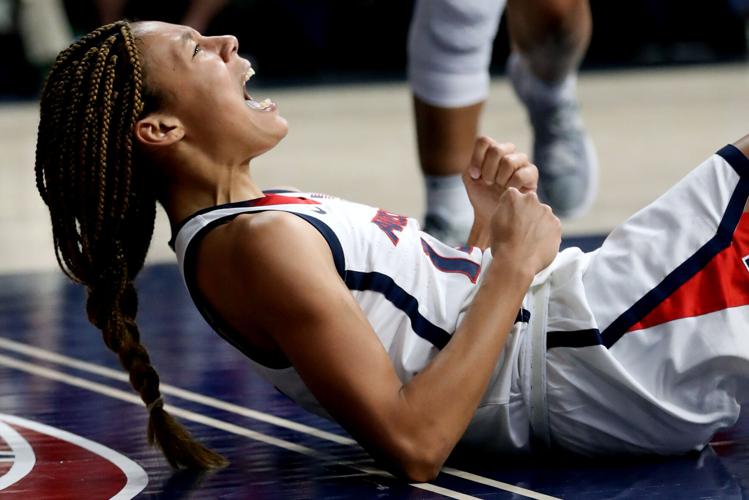 022622-tuc-spt-uawomenshoops-p1