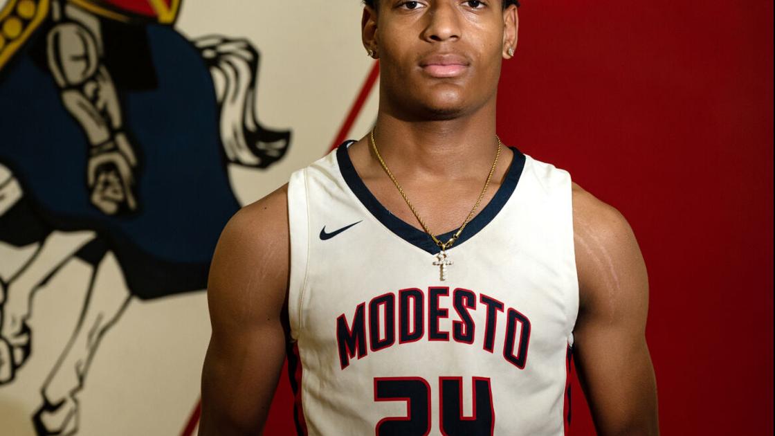 Four-star 2024 guard Jamari Phillips commits to Arizona Wildcats