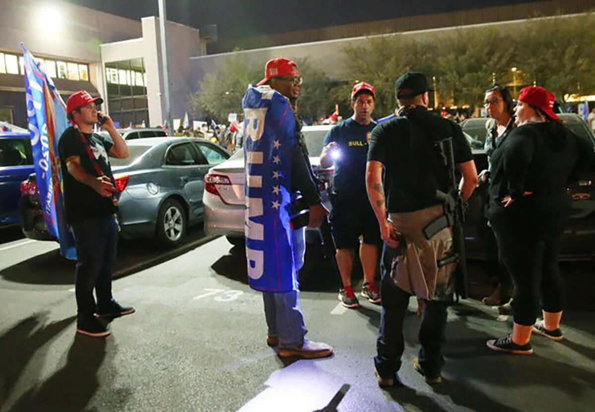 Partidarios de Trump protestan en Phoenix