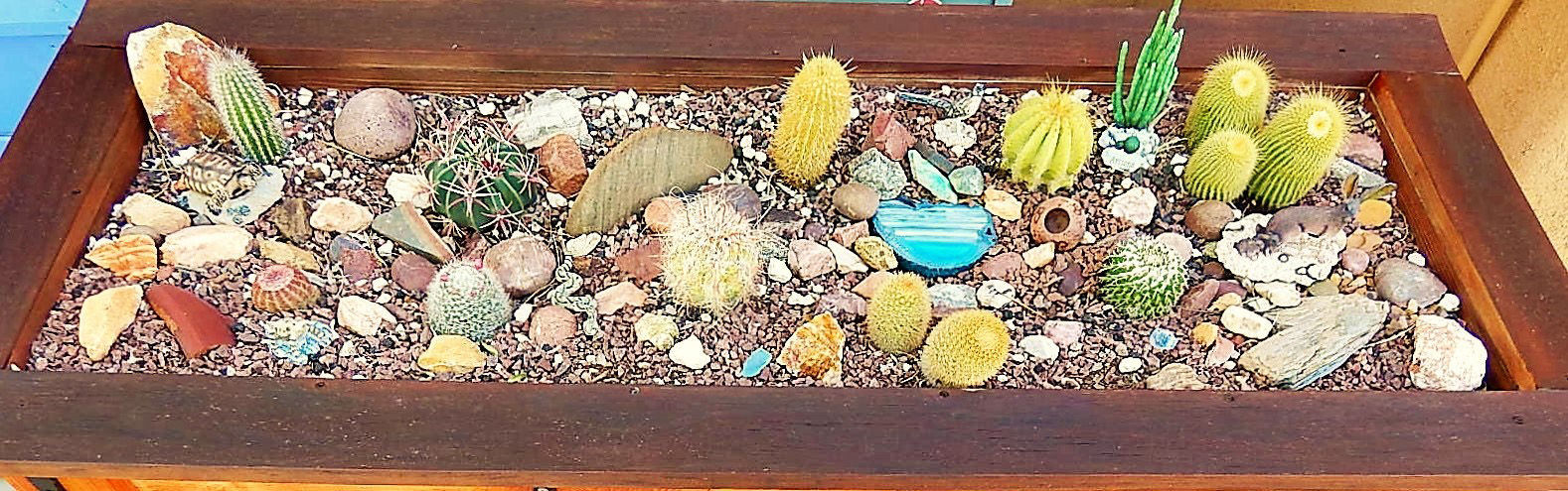 Miniature planter box