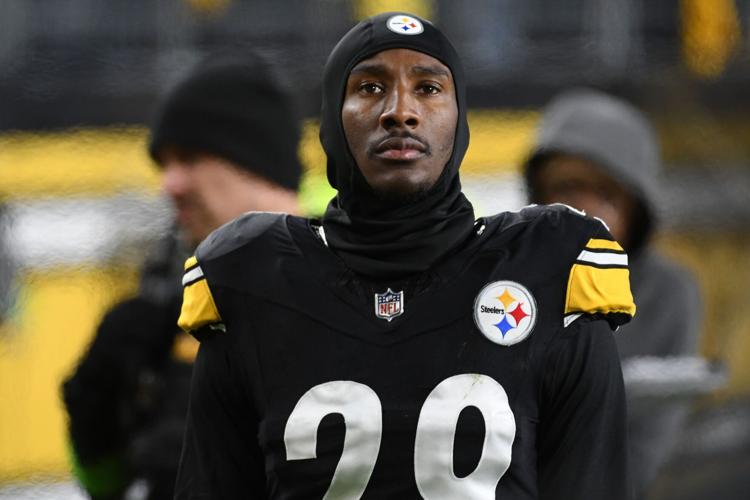 Nov 2, 2023; Pittsburgh, Pennsylvania, USA; Pittsburgh Steelers cornerback Levi Wallace (29) on the sidelines in a game against the Tennessee Titansat Acrisure Stadium. Mandatory Credit: Philip G. Pavely-USA TODAY Sports