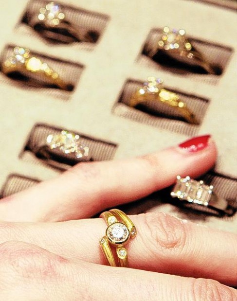 'Conflict diamonds' become a concern at holiday time  