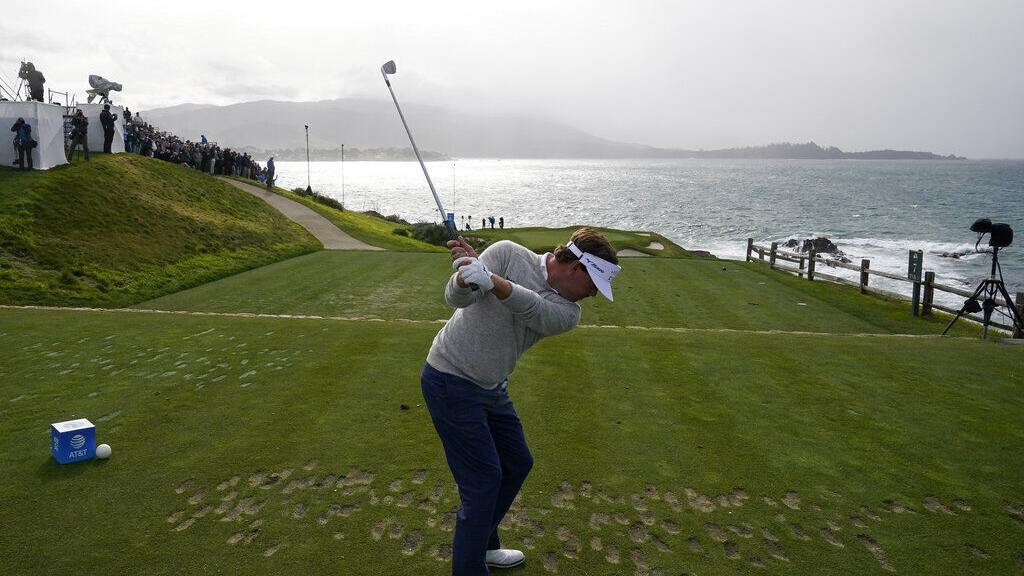 Strong wind suspends third round at Pebble Beach