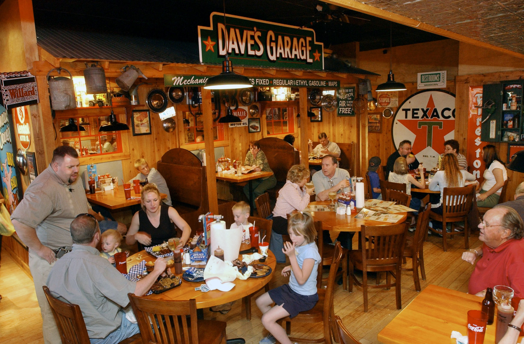 famous dave's restaurant near me