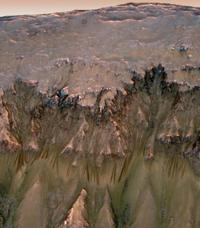 UA: Signs of flowing water on Mars ID'd