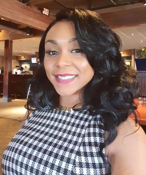 Alicia Deals headshot