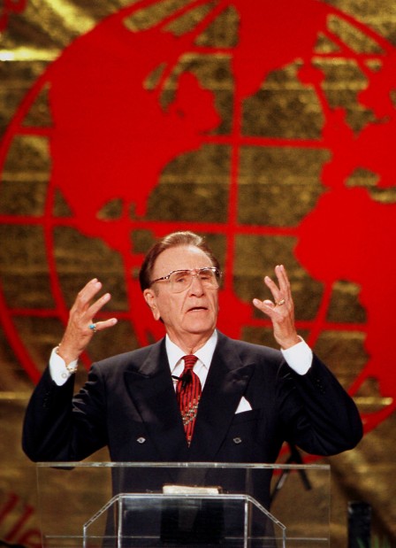 Televangelist Oral Roberts dies at 91  