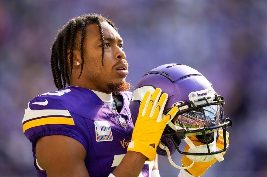 Baltimore, USA. 07th Nov, 2021. Minnesota Vikings WR Justin Jefferson (18)  in action during a game against the Baltimore Ravens at M&T Bank Stadium in  Baltimore, Maryland on November 7, 2021. Photo/