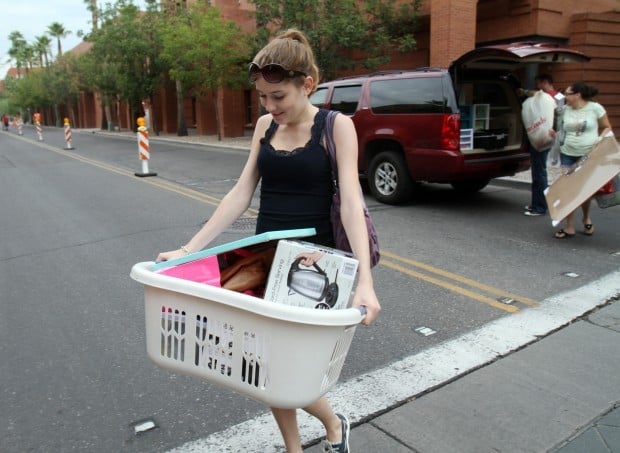 UA Dorm Move In Day