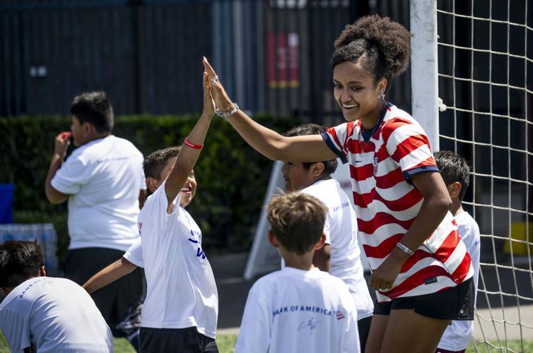US-NEWS-YOUNG-OC-SOCCER-PLAYERS-GET-1-OC.jpg