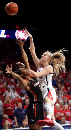 032519-spt-ua womens hoops-p9.jpg