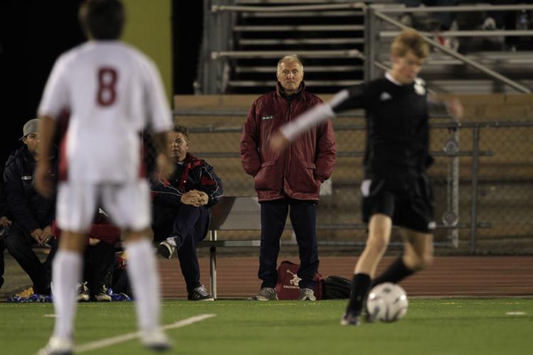 Salpointe vs Mountain View soccer | Jan. 27, 2010