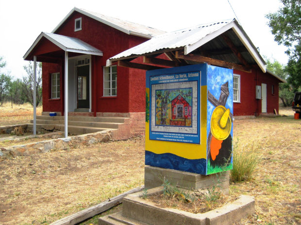 Lochiel Schoolhouse