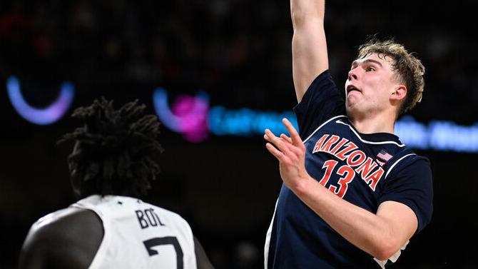 Arizona-Cincinnati scouting report: On UA's unanimous pick, Bradley's honor and DRF's vote