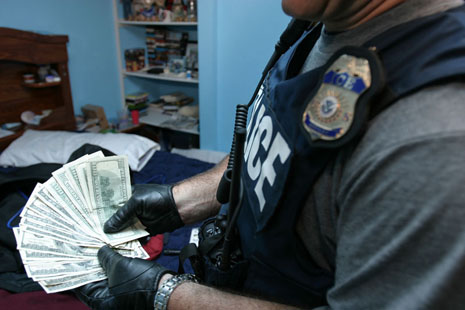 Border Boletín: Tens of billions smuggled south each year