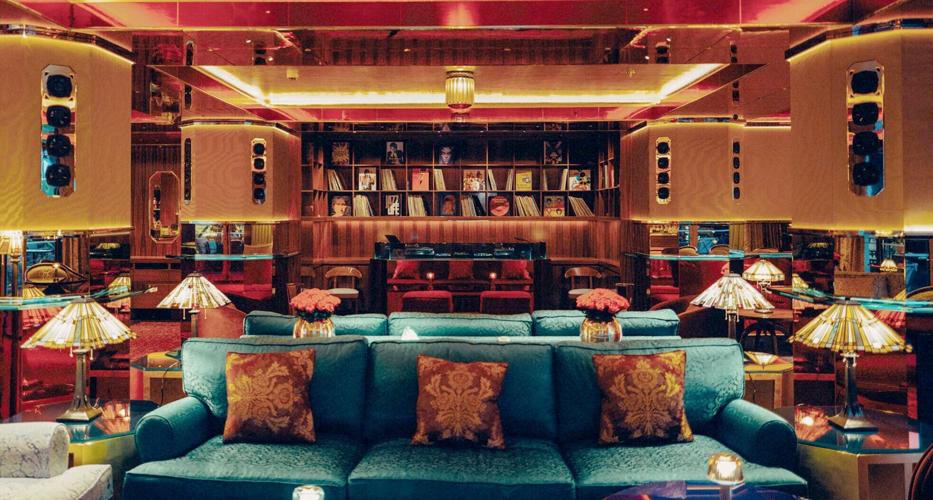 The bar in the Hotel Martinez.