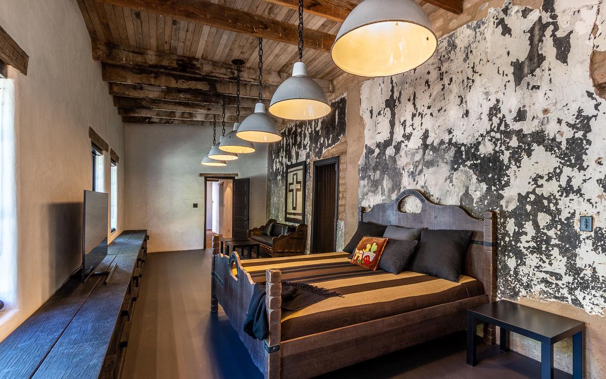 Actress Keaton lists Tucson house for 1.1 million more than she paid