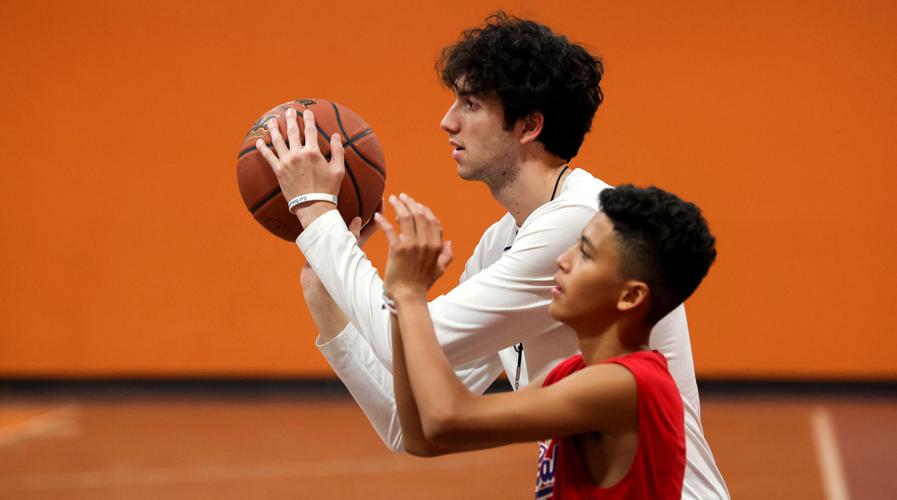 112725-tuc-spt-uambk-francois-p2