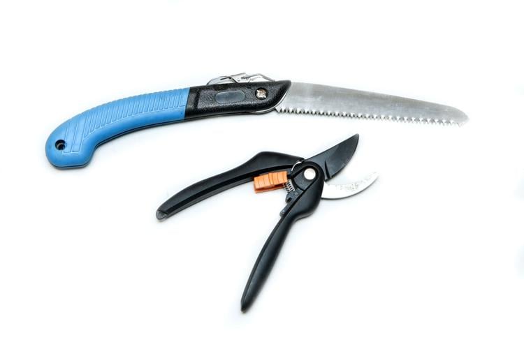 The equipment for trimming or cutting