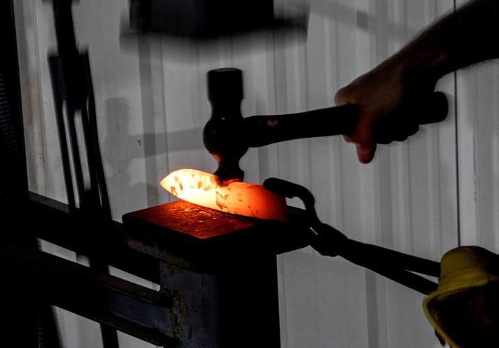 Blacksmith school español