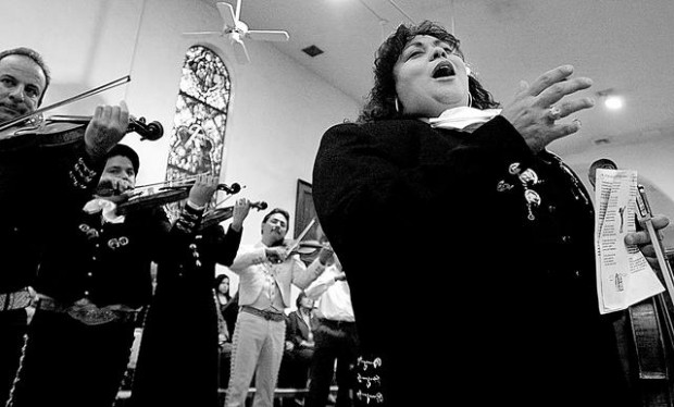Singer foresaw the end, mom says  