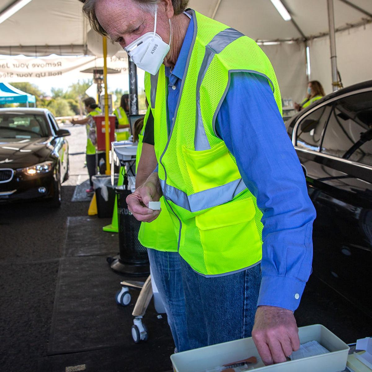Tucson S Active Retired Medical Volunteers Critical To Dispensing Covid 19 Vaccine Local News Tucson Com