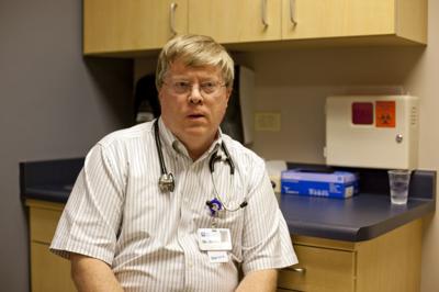 crohn butler paul dr tucsonlocalmedia symptoms gastroenterologist explains differences oro colitis hospital valley between
