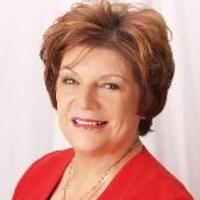 Anna Rosenberry Classy Closets of Tucson | Women In Business | tucsonlocalmedia.com