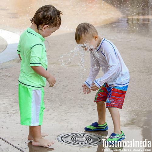 Marana opens splash pad at Crossroads Liven Up