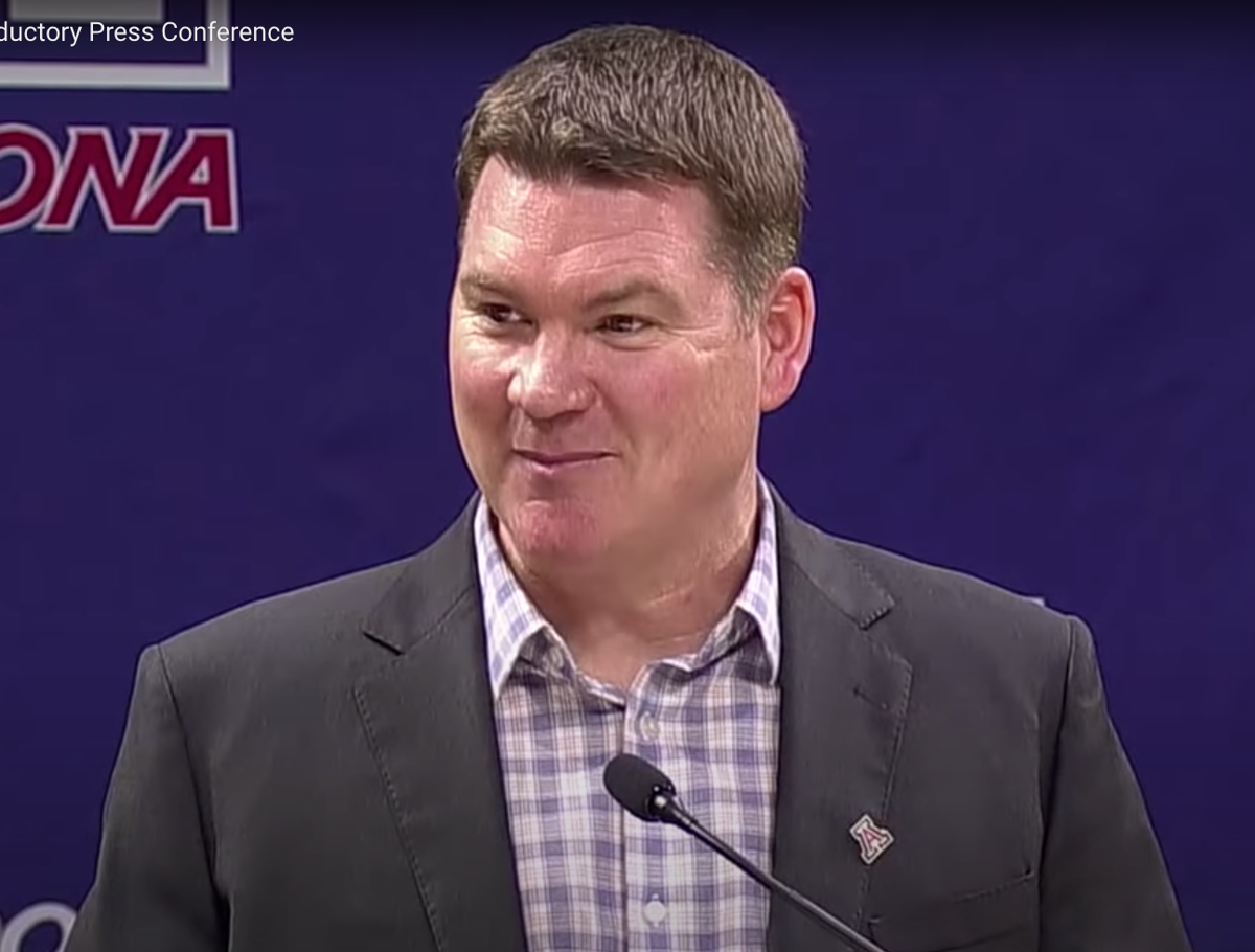 Extra Point: Arizona basketball season underway with coach Tommy Lloyd at  the helm | UA Wildcats 