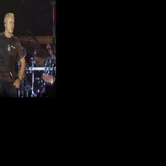 Bosnia probes fascist salutes at Croatian singer's concert