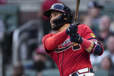 Travis D'Arnaud homers twice in the Braves' 8-1 victory over the