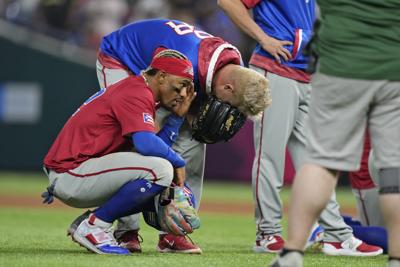 Mets' Díaz hurts knee as Puerto Rico tops Dominicans in WBC