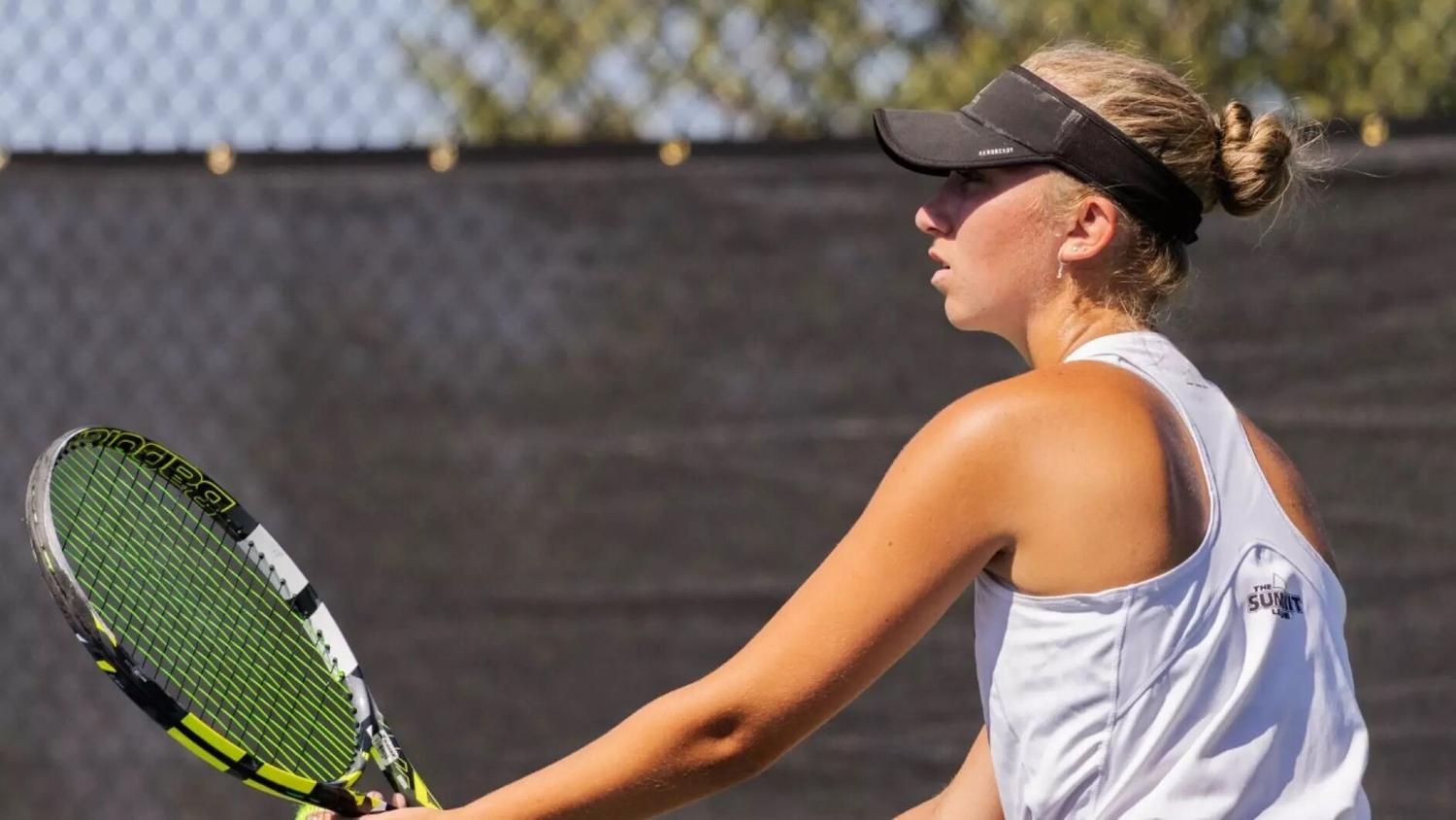 Omaha men’s & women’s tennis swept in multiple affairs to begin 2026